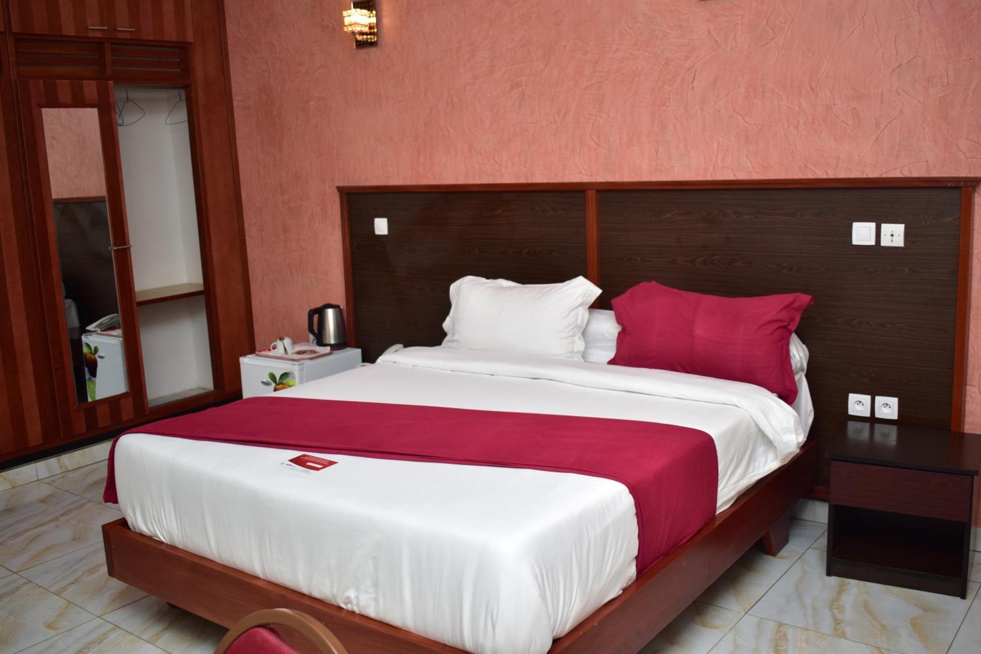 Safyad Hotel Yaoundé Extérieur photo