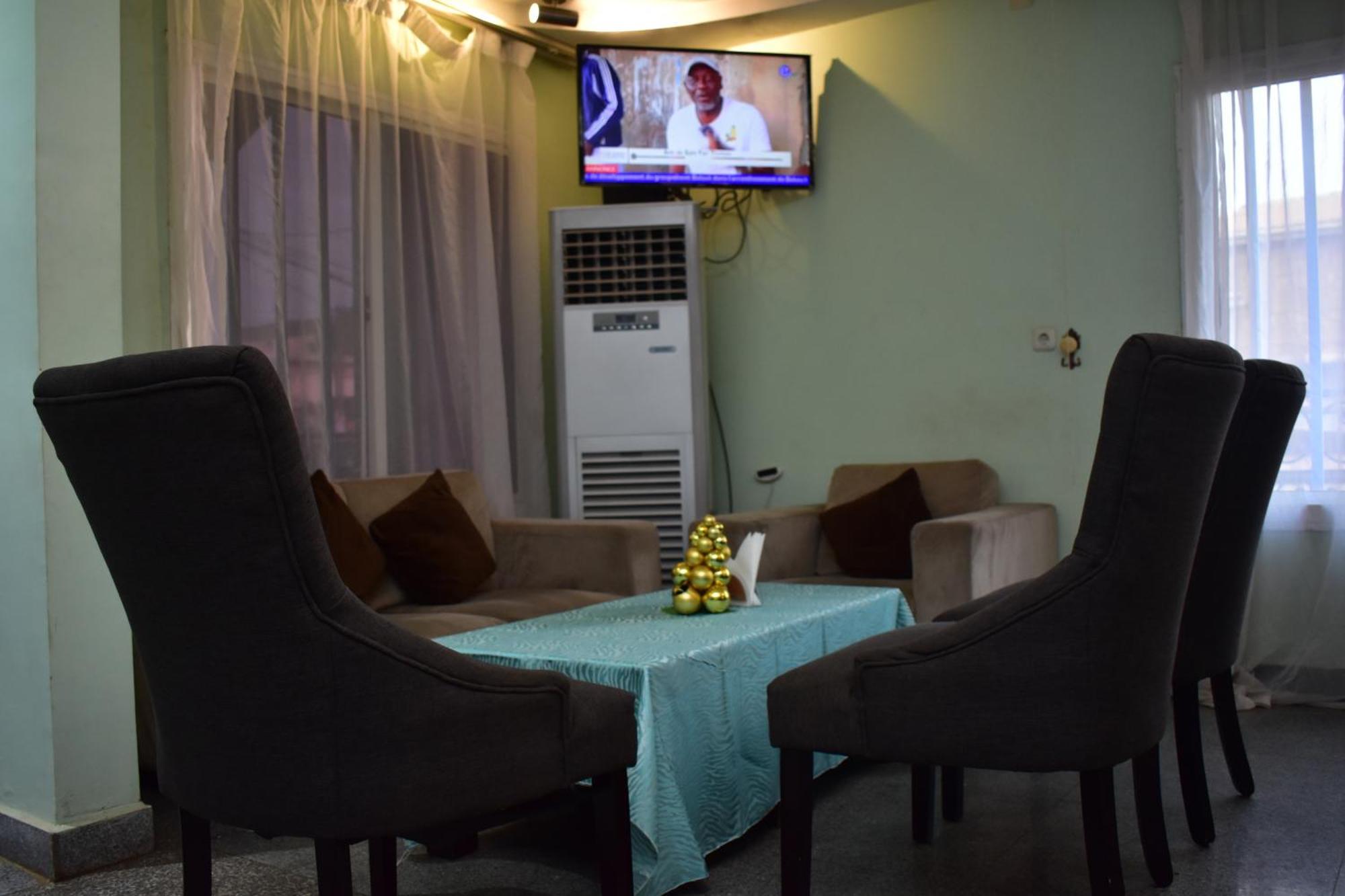 Safyad Hotel Yaoundé Extérieur photo