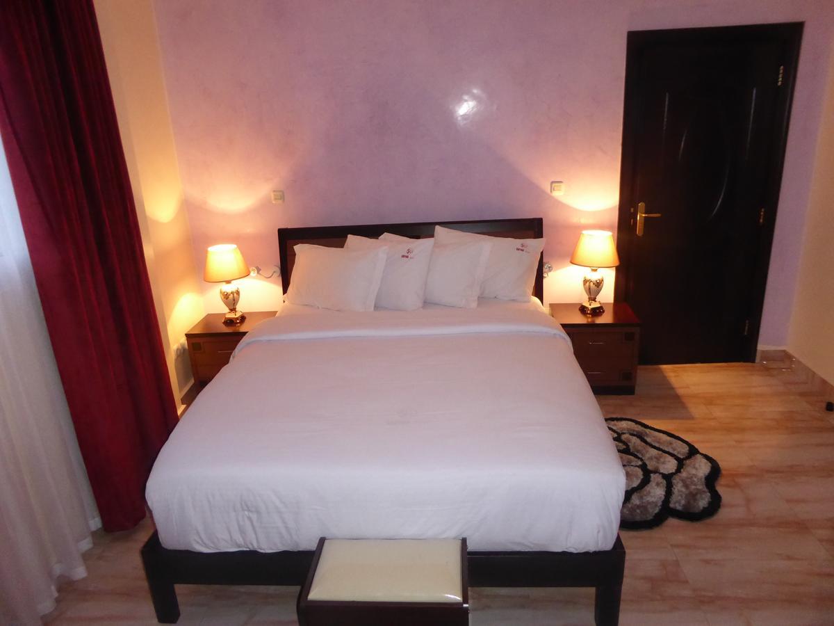 Safyad Hotel Yaoundé Extérieur photo