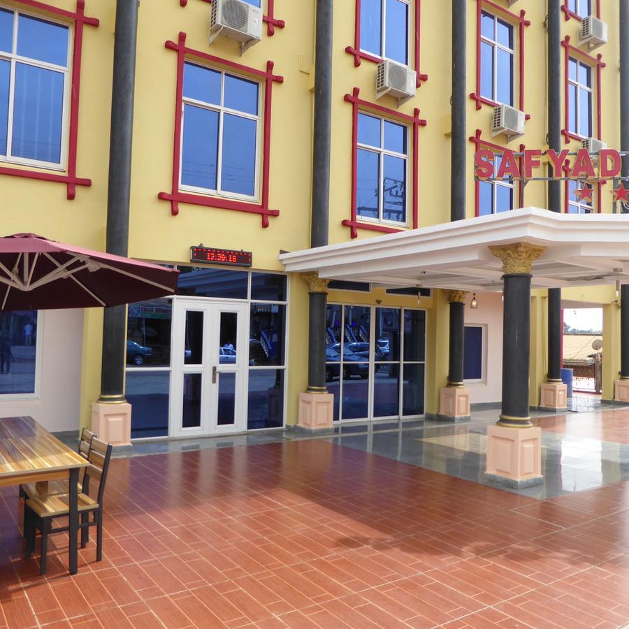 Safyad Hotel Yaoundé Extérieur photo