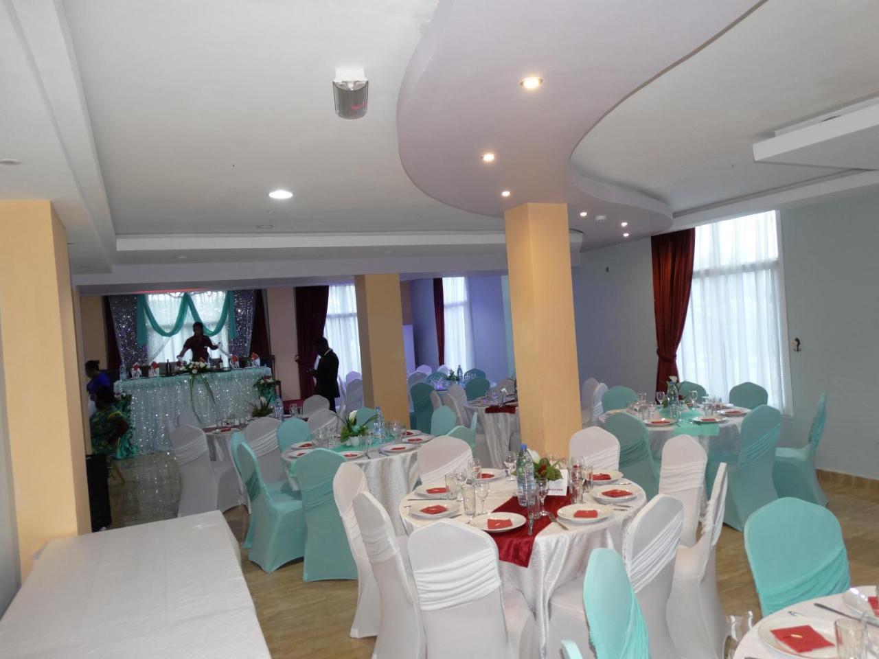 Safyad Hotel Yaoundé Extérieur photo